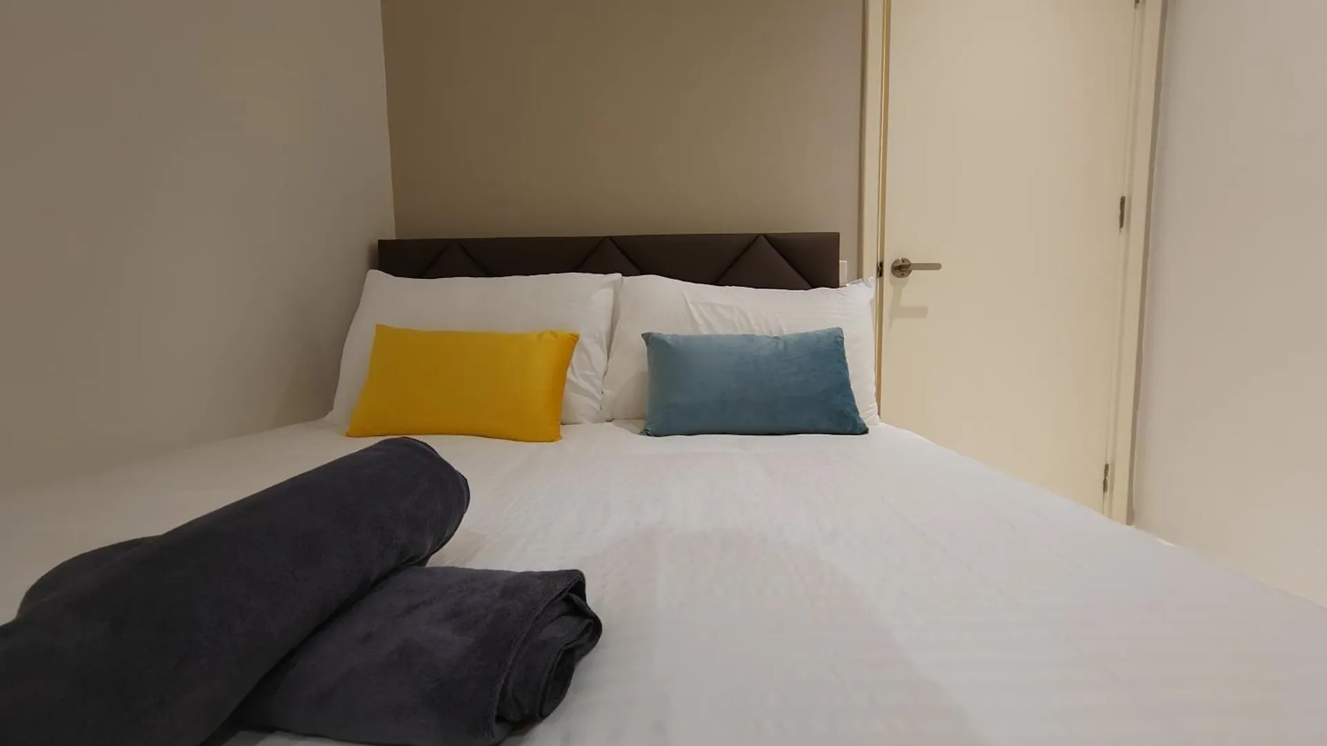 Mont Kiara Cozy 2 #2Bedroom With Balcony #Arcoris Kuala Lumpur Apartman