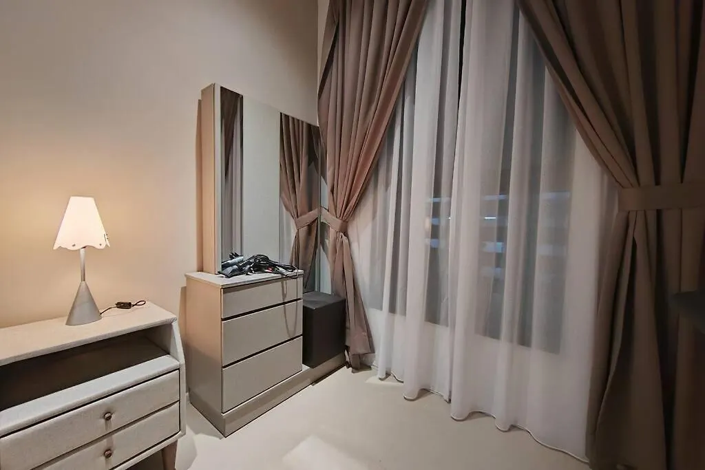 Mont Kiara Cozy 2 #2Bedroom With Balcony #Arcoris Kuala Lumpur 0*,  Ma­lay­sia
