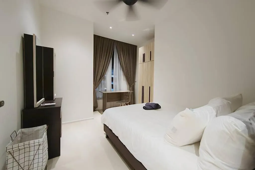 Mont Kiara Cozy 2 #2Bedroom With Balcony #Arcoris Kuala Lumpur
